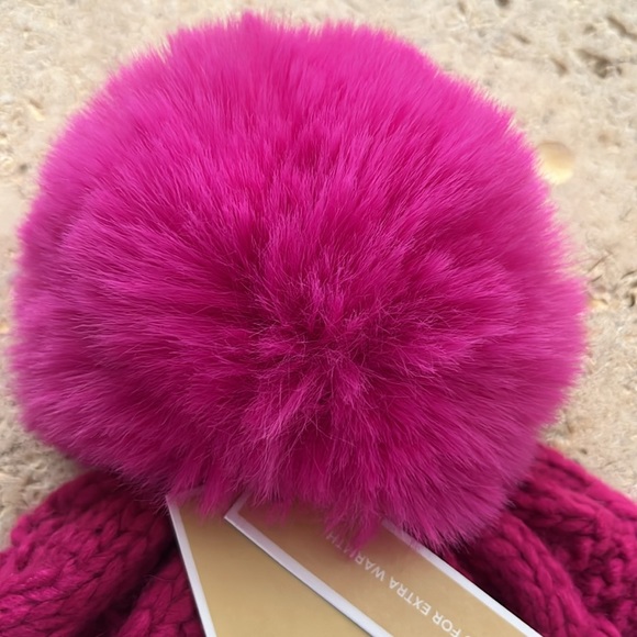 Michael Kors Cable Knit Faux Fur Pom Pom Hat in Pretty Pink 🩷❄️🩷 - Picture 5 of 7